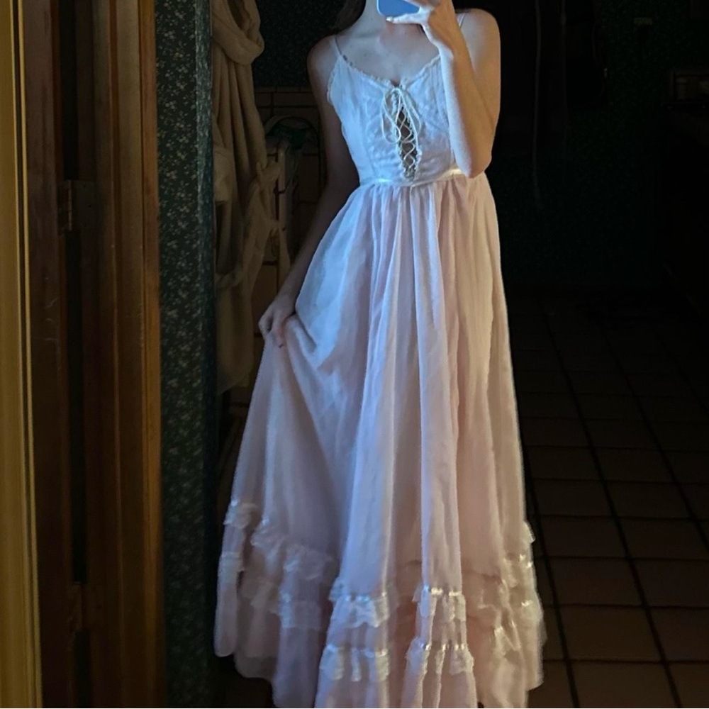 Gunne Sax Elegant Lace-Trimmed Pink Maxi Dress